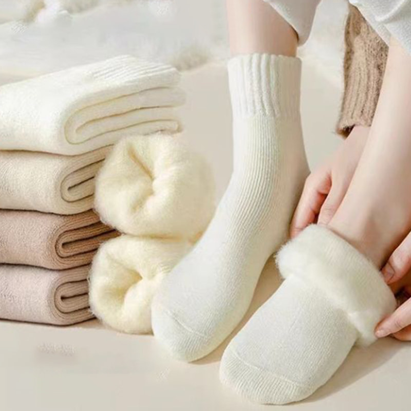 Lasten sukat, lämpimät syksyllä ja talvella, paksuilla fleece- ja muhkeat silmukot. Keskiputken sukat, lattiasukat, hiusten leviäminen. Pyyhe