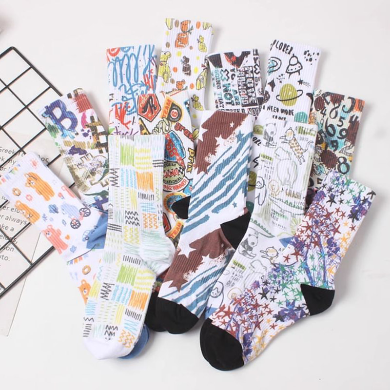 3D -tulostustekniikka kevät- ja kesäsukille, miesten pitkät sukat, naisten keskipohjat, eurooppalaiset ja amerikkalaiset katuurheilut, pariskuntien puuvillasukat, graffiti trendikkät sukat 3D -tulostustekniikka kevät- ja kesäsukille, miesten pitkät sukat, naisten keskipohjat, eurooppalaiset ja amerikkalaiset katuurheilut, pariskuntien puuvillasukat, graffiti trendikkät sukat