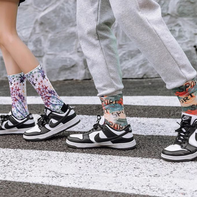 3D -tulostustekniikka kevät- ja kesäsukille, miesten pitkät sukat, naisten keskipohjat, eurooppalaiset ja amerikkalaiset katuurheilut, pariskuntien puuvillasukat, graffiti trendikkät sukat 3D -tulostustekniikka kevät- ja kesäsukille, miesten pitkät sukat, naisten keskipohjat, eurooppalaiset ja amerikkalaiset katuurheilut, pariskuntien puuvillasukat, graffiti trendikkät sukat