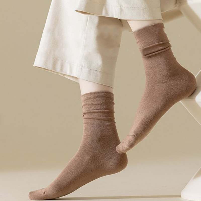 Yksiväinen syksy/talvi retro -tyylinen kasa -sukat valkoiset sukat