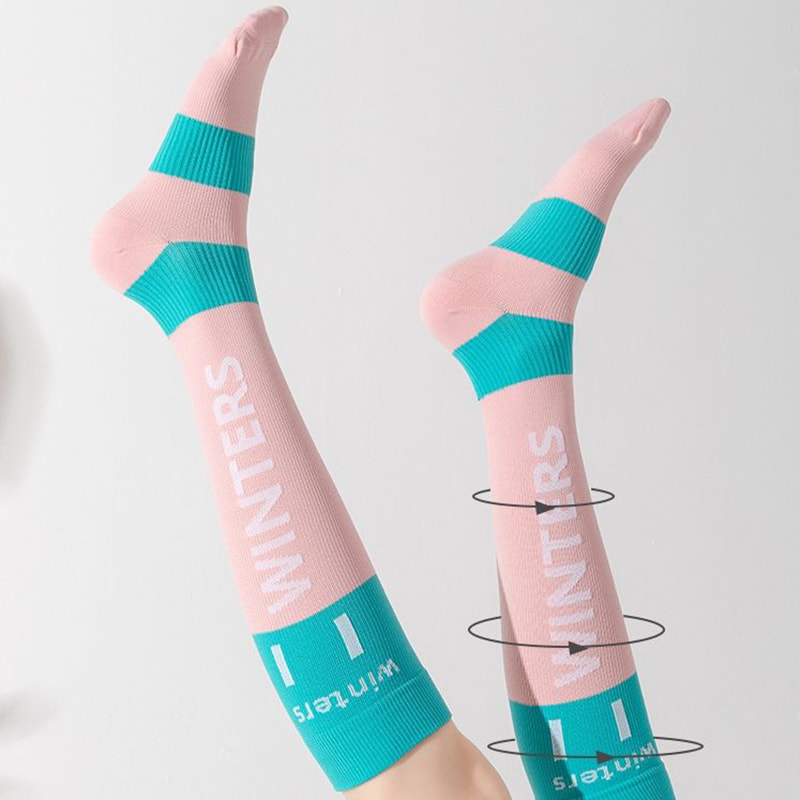 Urheilulihakset voivat puristaa sukat naisten ammatilliselle kuntolle, juoksemiselle, köysi, paine, laihtuvat jalat, vasikan sukat Urheilulihakset voivat puristaa sukat naisten ammatilliselle kuntolle, juoksemiselle, köysi, paine, laihtuvat jalat, vasikan sukat