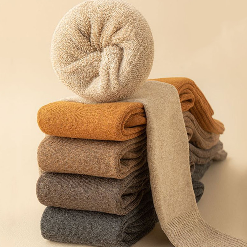 Polvi naisten sukat, syksy ja talvi japanilainen JK -korkeat sukat, talviset pitkät sukat, paksut silmukka lämpimät pitkät sukat Polvi naisten sukat, syksy ja talvi japanilainen JK -korkeat sukat, talviset pitkät sukat, paksut silmukka lämpimät pitkät sukat