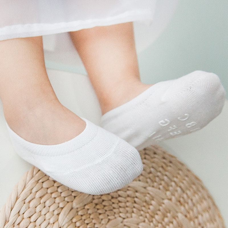 Matala suu näkymättömät lasten venesukat, ohut puuvilla, liukumisen vastaiset vauvan sukat, lasten sukat, kammattu puuvilla Matala suu näkymättömät lasten venesukat, ohut puuvilla, liukumisen vastaiset vauvan sukat, lasten sukat, kammattu puuvilla